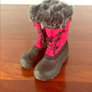 Kamik waterproof kids pink fur boots